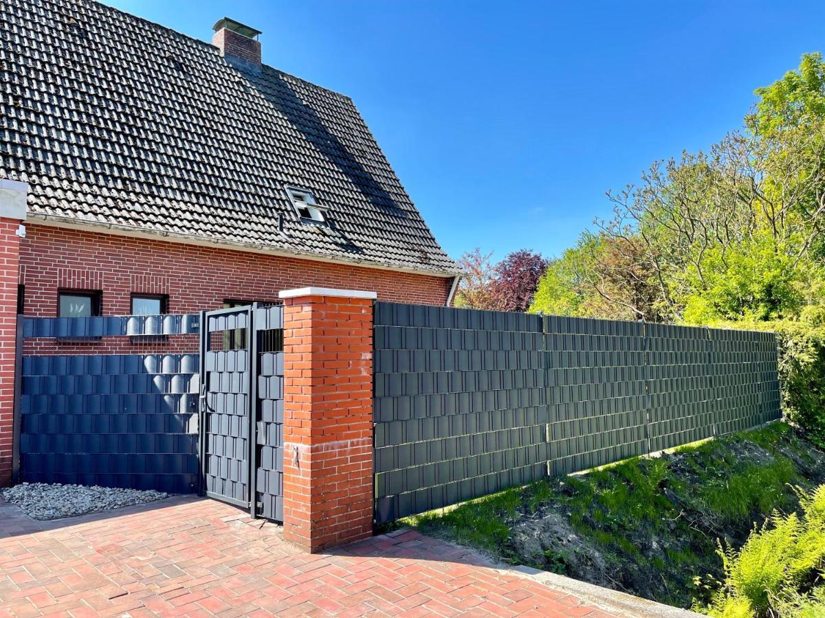 Ferienwohnung Mit Balkon Und Eingezaeunten Garten Aurich Exterior photo
